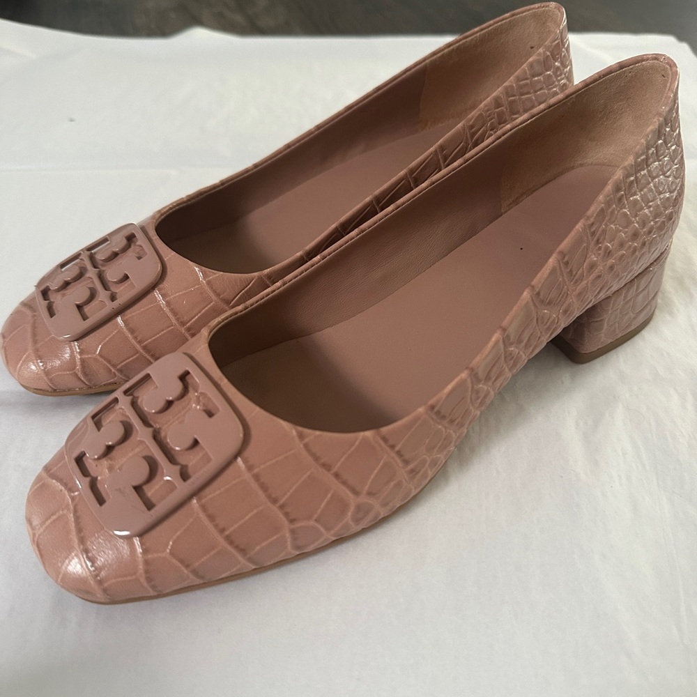 Tory Burch Blush Croc-Embossed Flats - Picture 4 of 6